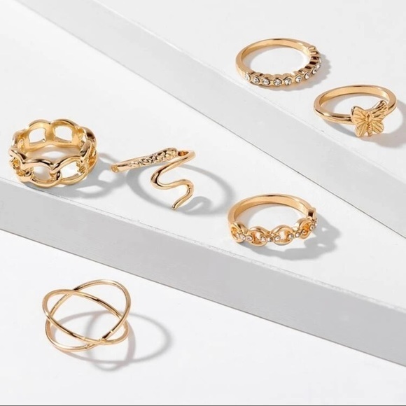 3/$30 💛 Dainty Ring Set - Picture 2 of 4